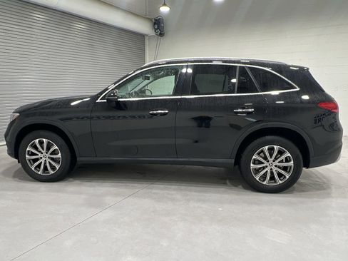 Used 2024 Mercedes-Benz GLC 300 4MATIC image 5