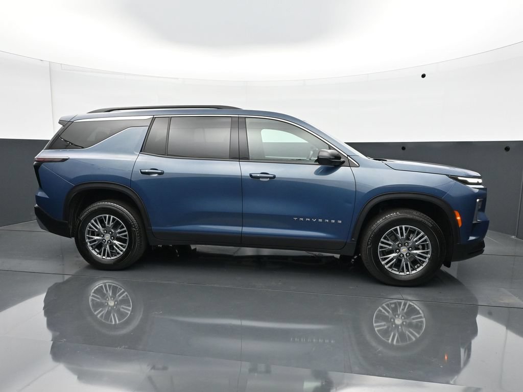 Used 2025 Chevrolet Traverse LT w/ LPO, Floor Liner Package AWD/4WD image 8