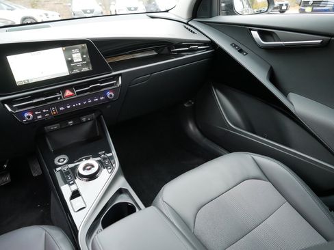 Certified 2023 Kia Niro EX w/ EX Cold Weather Package image 11