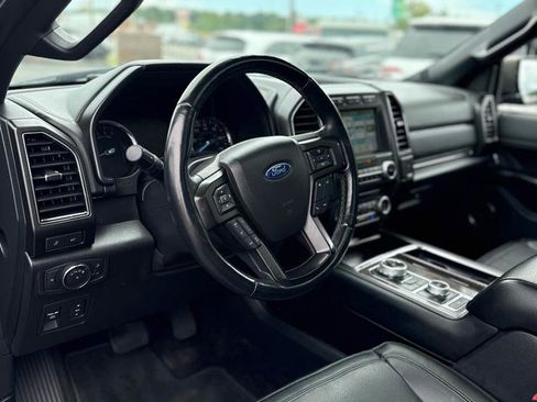 Used 2018 Ford Expedition Limited w/ Equipment Group 301A AWD/4WD image 7