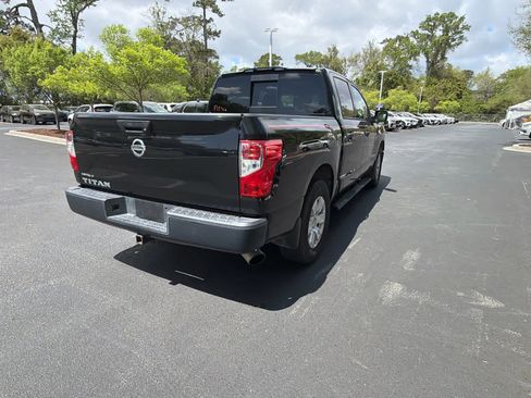 Used 2017 Nissan Titan S image 14