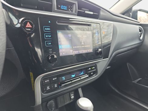 Used 2019 Toyota Corolla LE image 19