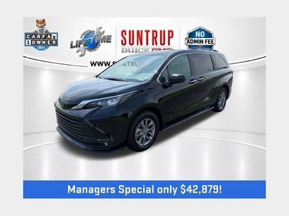 Used 2025 Toyota Sienna XLE