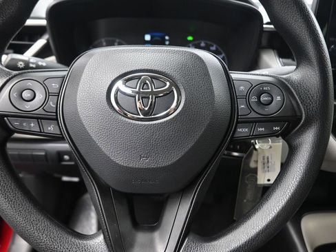Used 2025 Toyota Corolla LE FWD image 7