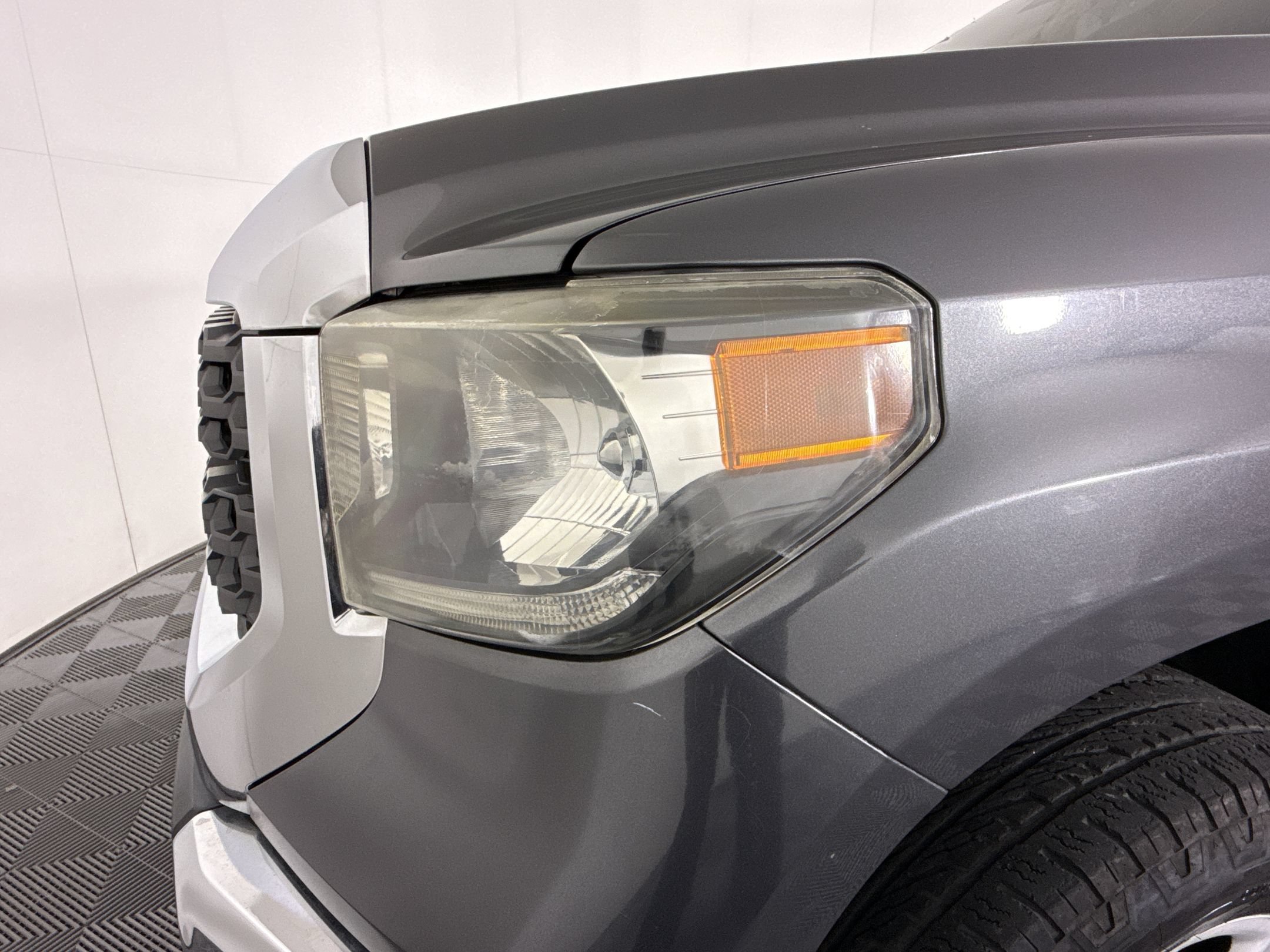 Used 2018 Toyota Tundra SR5 w/ SR5 Upgrade Package RWD image 11