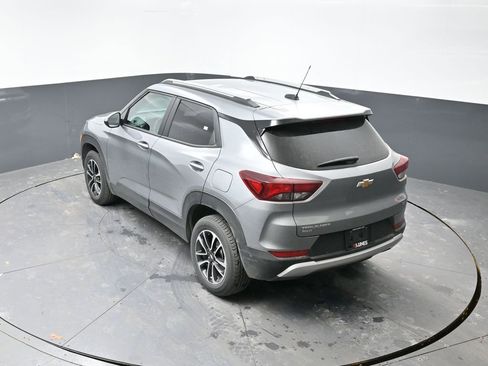 Used 2025 Chevrolet TrailBlazer LT w/ Driver Confidence Package image 21