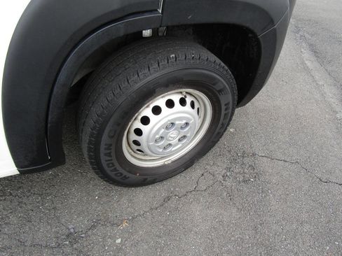 Used 2024 RAM ProMaster 2500 w/ Convenience Group image 34