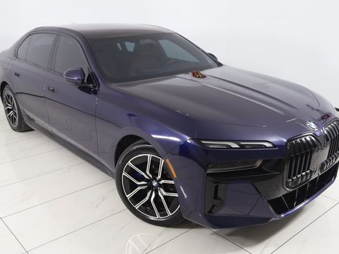 Used 2023 BMW 760i xDrive image 22