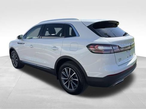 Used 2022 Lincoln Nautilus Standard image 5