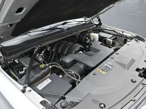 Used 2019 Chevrolet Suburban Premier AWD/4WD image 45