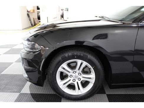 Used 2020 Dodge Charger SXT w/ Leather Interior Group image 9