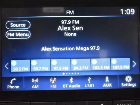 Used 2025 Nissan Sentra SV FWD image 29