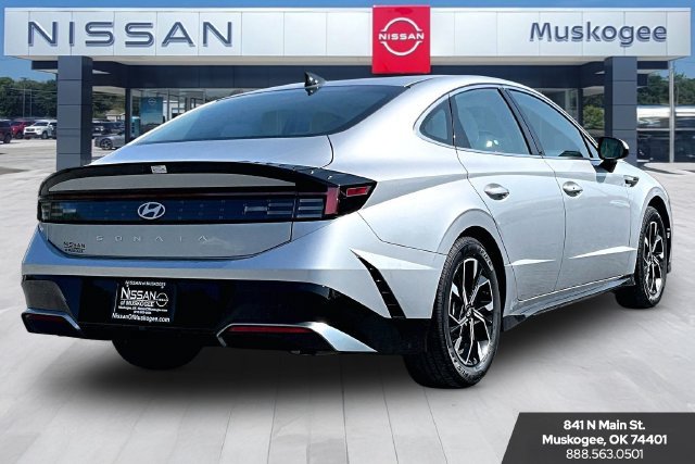 Used 2025 Hyundai Sonata SEL FWD image 5
