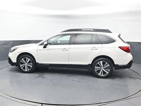 Used 2019 Subaru Outback 2.5i Limited image 3