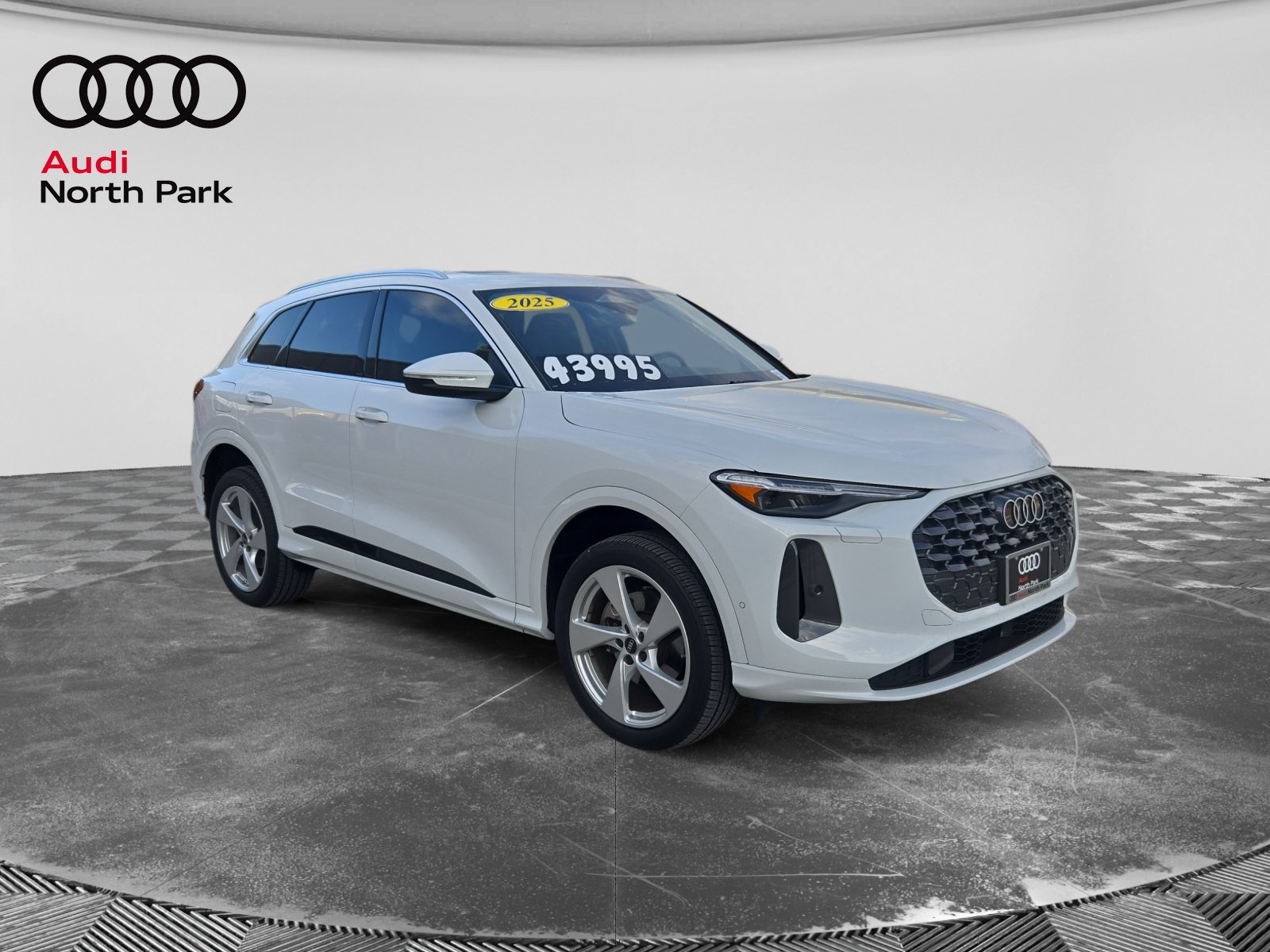 Used 2025 Audi Q5 Premium Plus AWD/4WD image 7