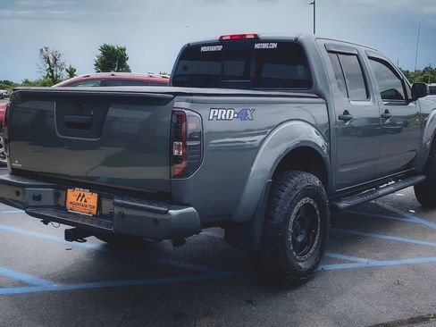 Used 2018 Nissan Frontier PRO-4X AWD/4WD image 37