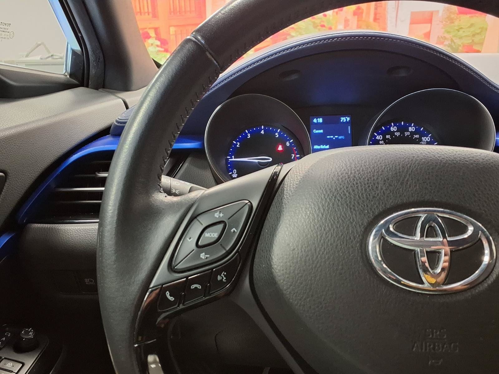 Used 2020 Toyota C-HR XLE FWD image 23