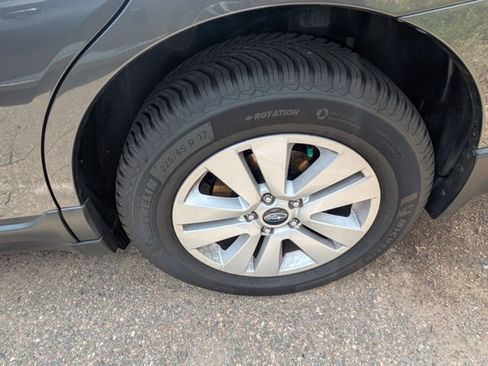 Used 2019 Subaru Outback 2.5i Premium AWD/4WD image 7