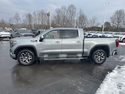 Used 2025 GMC Sierra 1500 SLT image 2