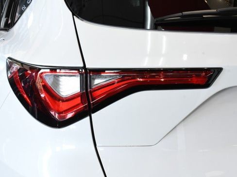 Used 2023 Acura MDX SH-AWD w/ Technology Package image 11