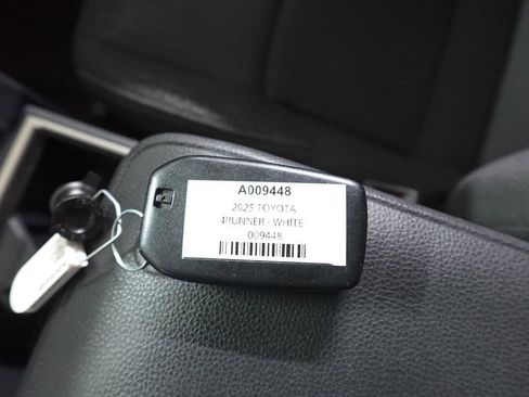 Used 2025 Toyota 4Runner SR5 image 31