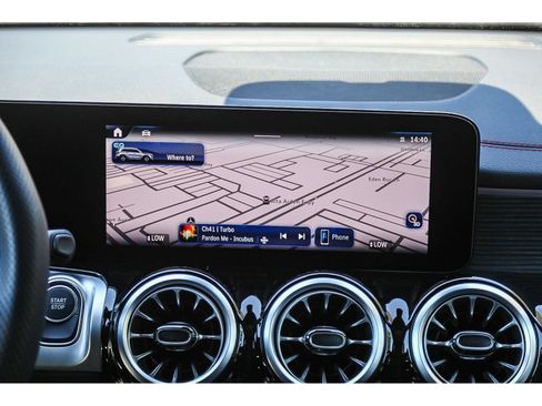 Used 2024 Mercedes-Benz EQB 300 4MATIC image 12
