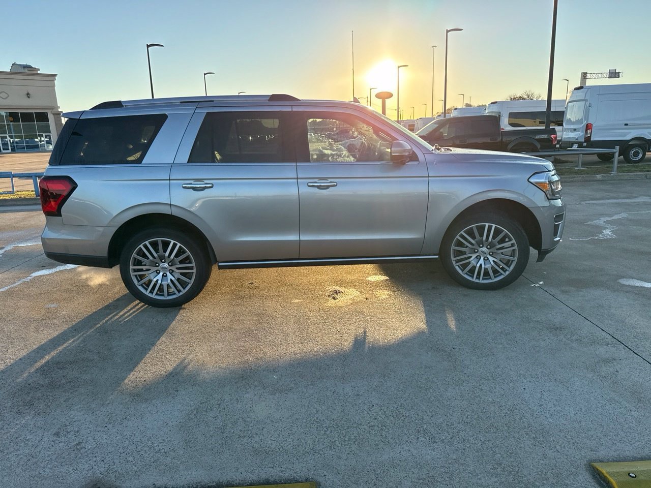 Used 2024 Ford Expedition Limited RWD image 17