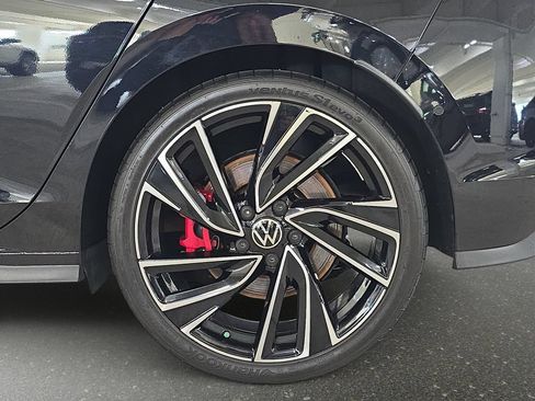 Used 2022 Volkswagen GTI Autobahn FWD image 31