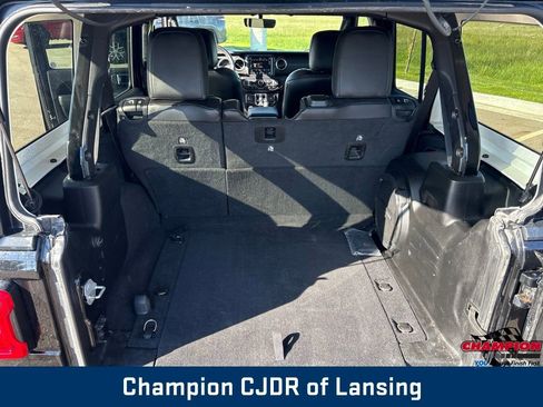 Used 2021 Jeep Wrangler Unlimited Sahara w/ Uconnect 4C Nav & Sound Group AWD/4WD image 19