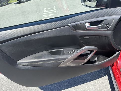 Used 2016 Hyundai Veloster Turbo FWD image 15