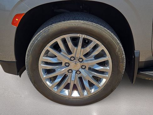 Used 2023 Chevrolet Tahoe High Country AWD/4WD image 11