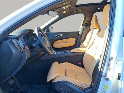 Used 2024 Volvo XC60 T8 Ultimate w/ Protection Package Premier image 13