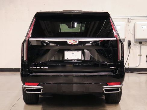Used 2022 Cadillac Escalade ESV Premium Luxury image 4