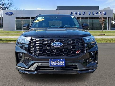 Used 2025 Ford Explorer ST AWD/4WD image 2