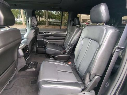 Used 2022 Jeep Wagoneer Series III w/ Premium Group I RWD image 17