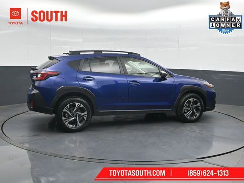 Used 2025 Subaru Crosstrek 2.5i Premium AWD/4WD image 3