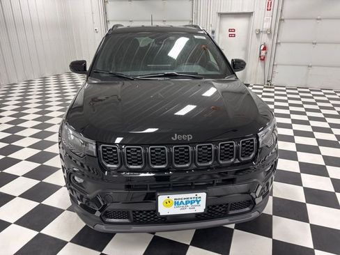 Used 2026 Jeep Compass Latitude AWD/4WD image 2