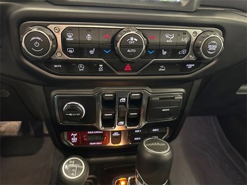Used 2022 Jeep Gladiator Mojave w/ LED Lighting Group image 30