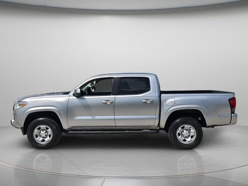 Used 2022 Toyota Tacoma SR w/ SR Convenience Package RWD image 4