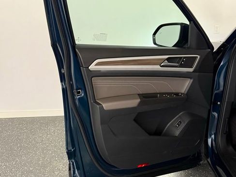 Used 2022 Volkswagen Atlas SEL image 38