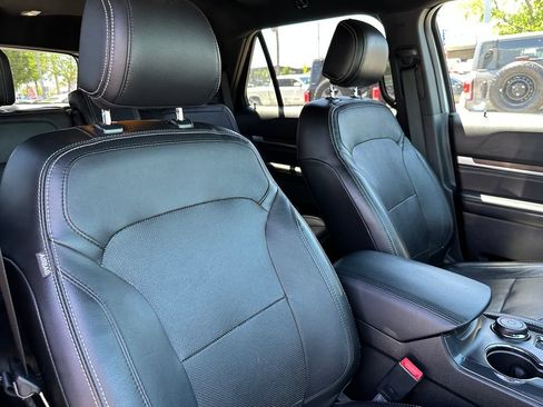 Used 2017 Ford Explorer Limited AWD/4WD image 18