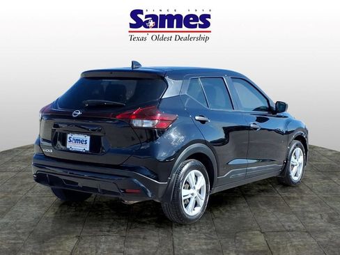 Used 2022 Nissan Kicks S FWD image 7