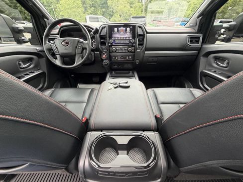 Used 2023 Nissan Titan PRO-4X w/ Pro-4x Convenience Package AWD/4WD image 17