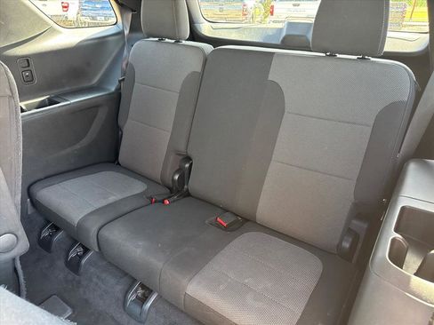 Used 2023 Chevrolet Traverse LT FWD image 10