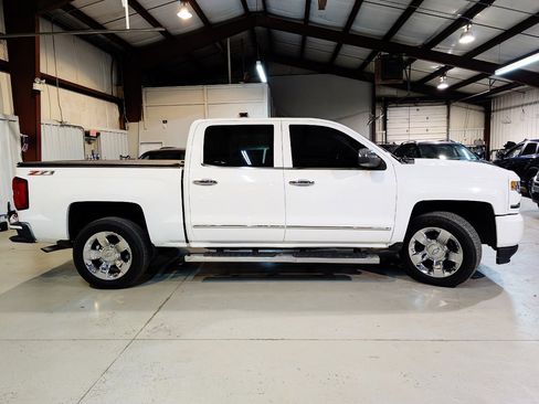 Used 2017 Chevrolet Silverado 1500 LTZ Z71 image 9