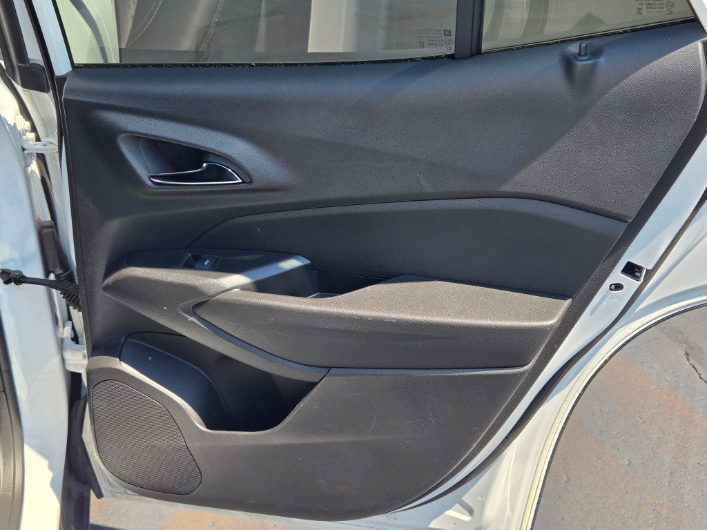 Certified 2025 Chevrolet Trax LT FWD image 8