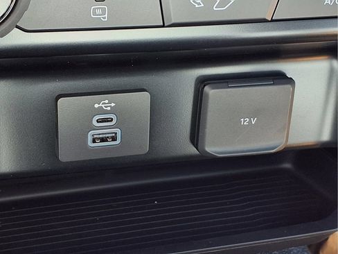 Used 2025 Ford F550 2WD Regular Cab Super Duty image 10