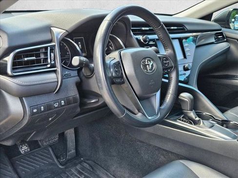 Used 2019 Toyota Camry SE w/ Convenience Package FWD image 10