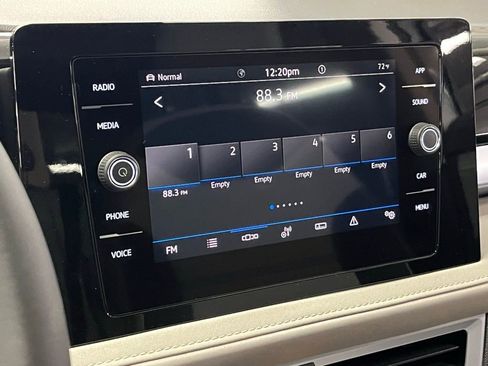 New 2025 Volkswagen Taos SE image 27