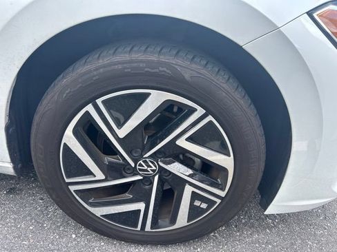 Used 2023 Volkswagen Jetta SEL FWD image 18